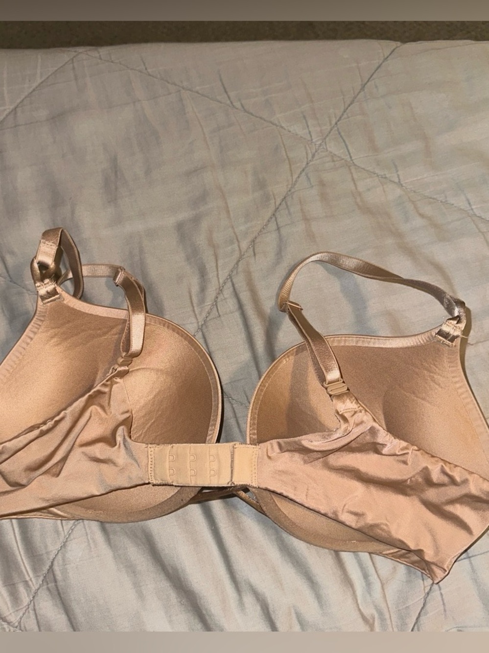 Victoria's Secret Bombshell Plunge Tan Push-Up Bra - Picture 2 of 3